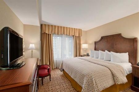 фото отеля Embassy Suites Riverwalk