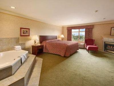 фото отеля Ramada Pitt Meadows