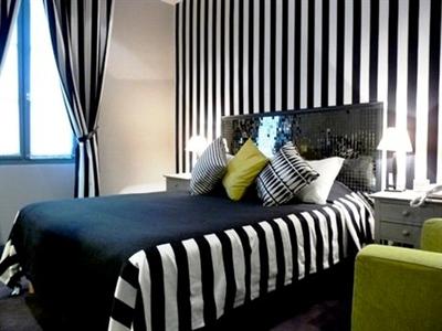 фото отеля Hotel La Tour D'Auvergne Paris