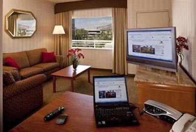 фото отеля DoubleTree Suites by Hilton Phoenix