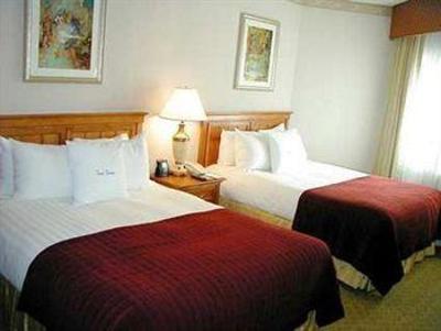 фото отеля DoubleTree Suites by Hilton Phoenix