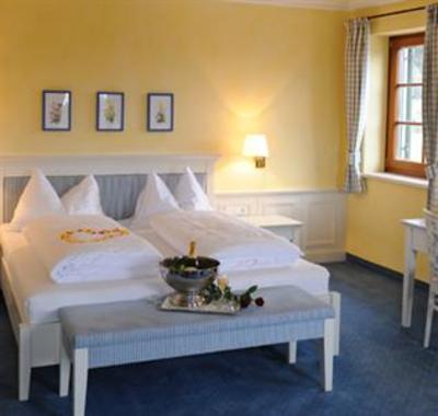 фото отеля Landhaus Schloss Stainach