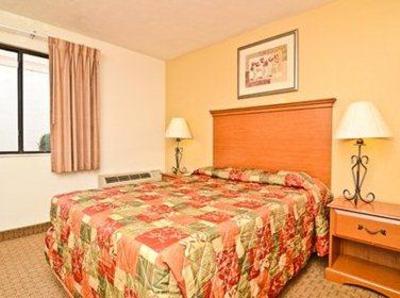 фото отеля Econo Lodge Inn & Suites Bordentown