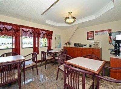 фото отеля Econo Lodge Inn & Suites Bordentown