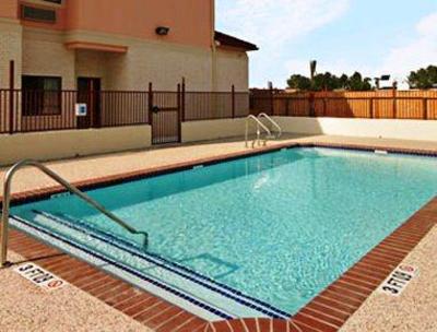 фото отеля Super 8 Brookshire