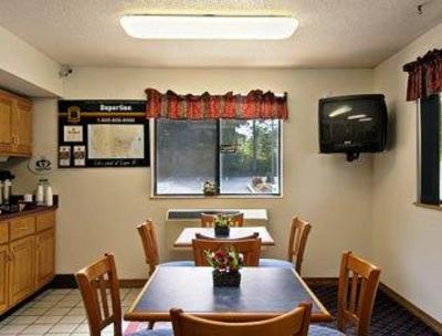 фото отеля Super 8 Motel Martinsville (Virginia)