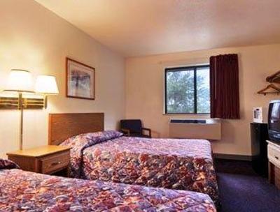 фото отеля Super 8 Motel Martinsville (Virginia)