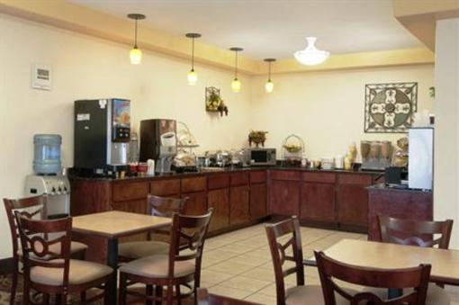 фото отеля BEST WESTERN Greentree Inn and Suites