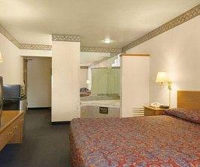 фото отеля Super 8 Motel Big Rapids