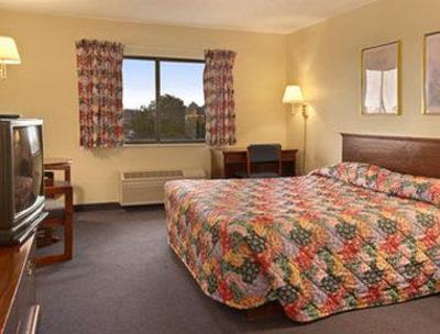 фото отеля Ramada Limited Hotel Mount Sterling