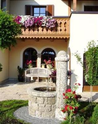 фото отеля Alpenblick Pension Appartements Faistenau