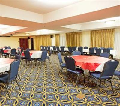 фото отеля Holiday Inn Express Hotel & Suites Douglas