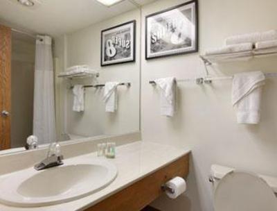 фото отеля Super 8 Stevensville