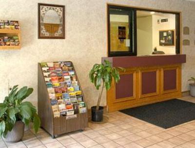 фото отеля Super 8 Richmond Chamberlayne Rd.