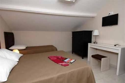 фото отеля Hotel Le Medieval Aigues-Mortes