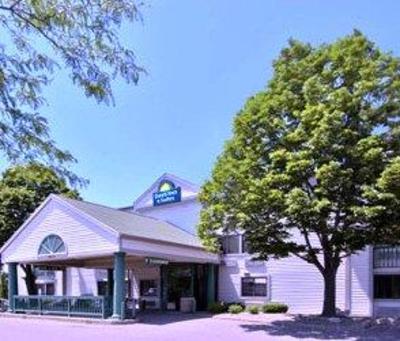 фото отеля Days Inn & Suites Brooklyn Center