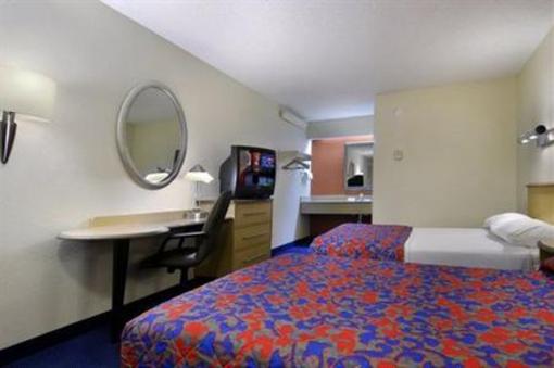 фото отеля Red Roof Inn Westlake