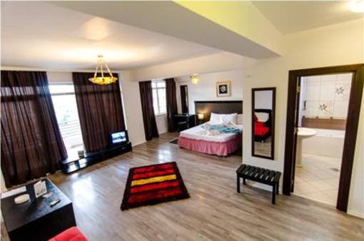 фото отеля Phoenicia Holiday Resort