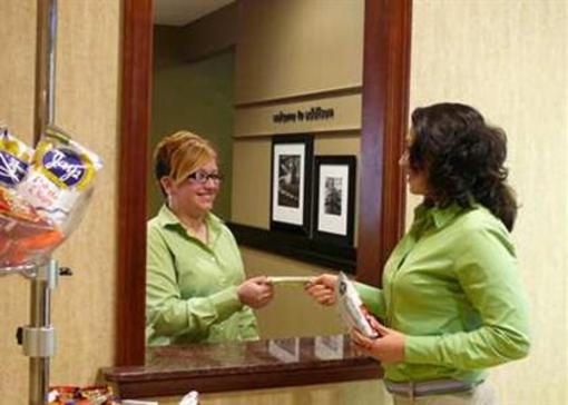 фото отеля Hampton Inn & Suites Addison