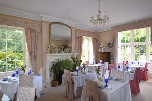фото отеля Glangrwyney Court Bed & Breakfast Crickhowell