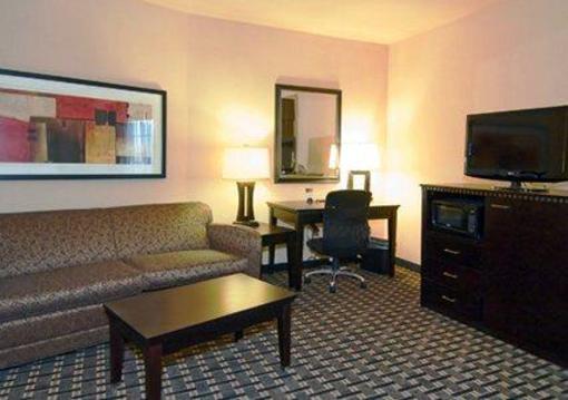 фото отеля Comfort Suites Buda