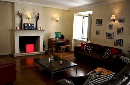 фото отеля Oasis Backpackers' Mansion