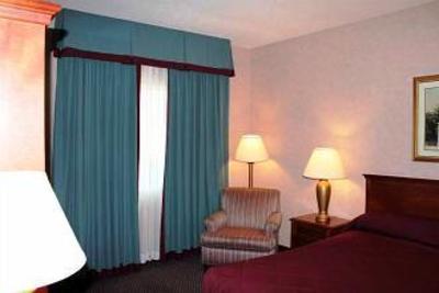 фото отеля Piccadilly Inn Express