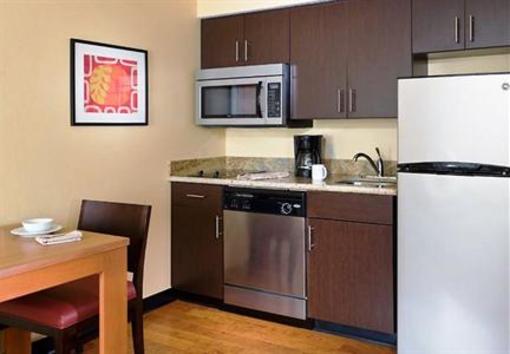 фото отеля TownePlace Suites Central Northwest Freeway