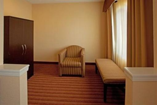 фото отеля Holiday Inn Express Hotel & Suites Greenville Airport