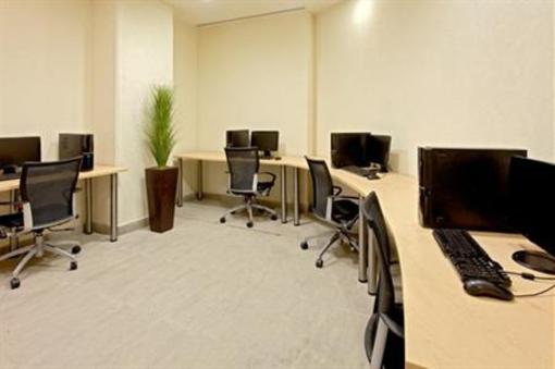 фото отеля Holiday Inn Express Expo Guadalajara