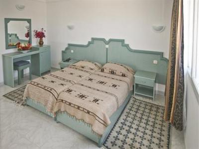фото отеля Hotel Les Colombes