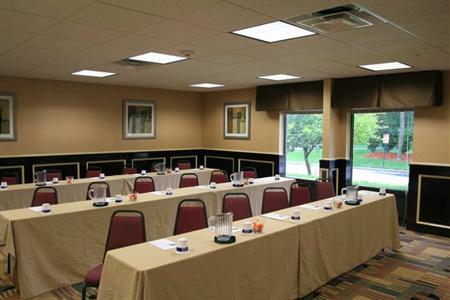фото отеля Hampton Inn Long Island/Commack