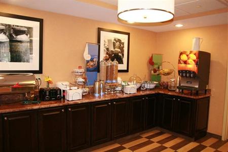 фото отеля Hampton Inn Long Island/Commack