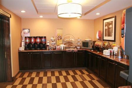 фото отеля Hampton Inn Long Island/Commack