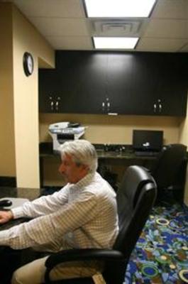фото отеля Hampton Inn Long Island/Commack