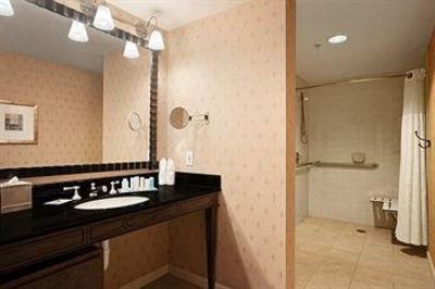 фото отеля Hilton New Orleans / St Charles Ave