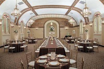 фото отеля Hilton New Orleans / St Charles Ave