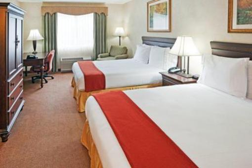 фото отеля Holiday Inn Express Hotel & Suites Boston-Marlboro
