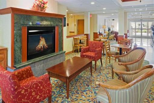 фото отеля Holiday Inn Express Hotel & Suites Boston-Marlboro