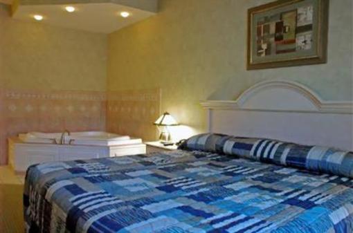 фото отеля Holiday Inn Express Hotel & Suites Boston-Marlboro