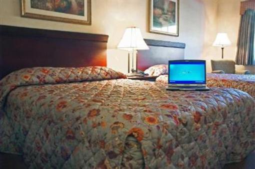 фото отеля Holiday Inn Express Hotel & Suites Boston-Marlboro