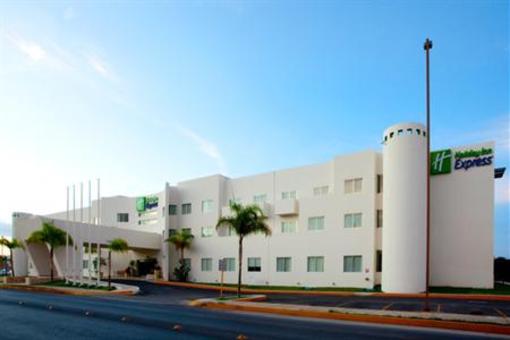 фото отеля Holiday Inn Express Playacar Riviera Maya