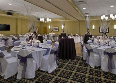фото отеля Comfort Inn & Suites Boston/Logan International Airport