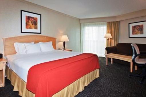 фото отеля Holiday Inn Express Edmonton Downtown
