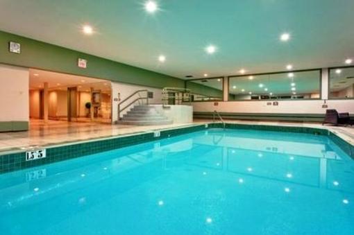 фото отеля Holiday Inn Express Edmonton Downtown