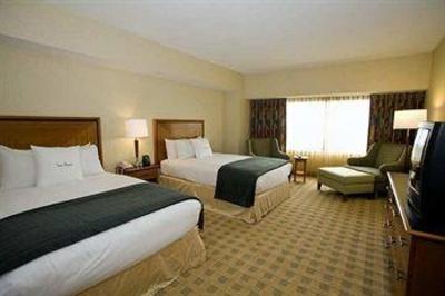 фото отеля Doubletree Guest Suites & Conference Center Chicago Downers Grove