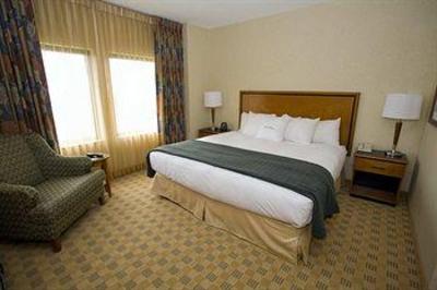 фото отеля Doubletree Guest Suites & Conference Center Chicago Downers Grove
