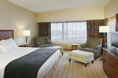 фото отеля Doubletree Guest Suites & Conference Center Chicago Downers Grove
