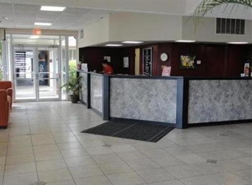 фото отеля Red Carpet Inn Lenoir