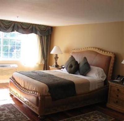 фото отеля Riverside Hotel Chesterfield (New Hampshire)